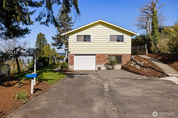 $699,000 | 1411 Nisqually Street, Steilacoom, WA 98388