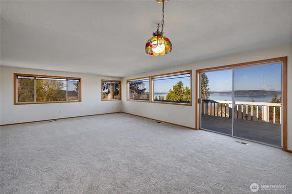 $699,000 | 1411 Nisqually Street, Steilacoom, WA 98388