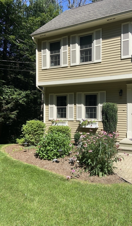 33 Glendale Road Sturbridge, MA 01518 - Photo 26 of 27 a front view of a house with a yard