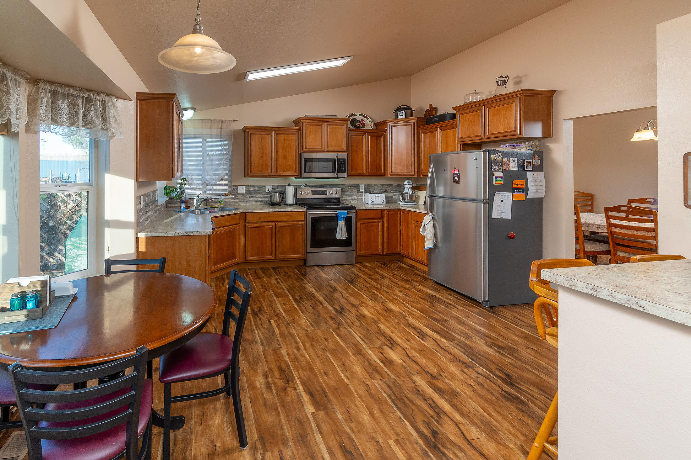 411 Northwest Mc Donald Road Prineville, OR 97754 - Photo 7 of 47 Breakfast nook and a smaillbreakfast bar