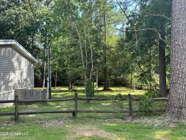 $1,550 | 6601 Woodlake Lane, Ocean Springs, MS 39564