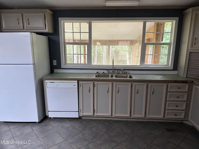 $1,550 | 6601 Woodlake Lane, Ocean Springs, MS 39564