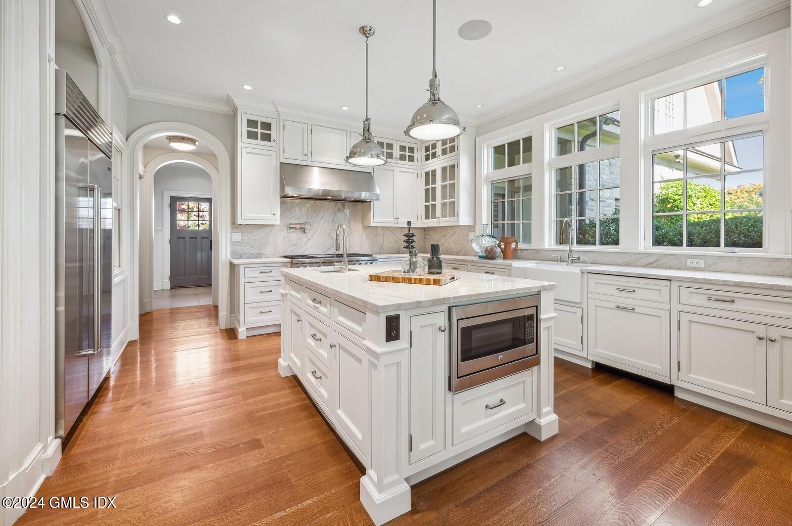 1 Deer Lane Greenwich, CT 06830 - Photo 15 of 48 30_1DeerLn_2030_Large