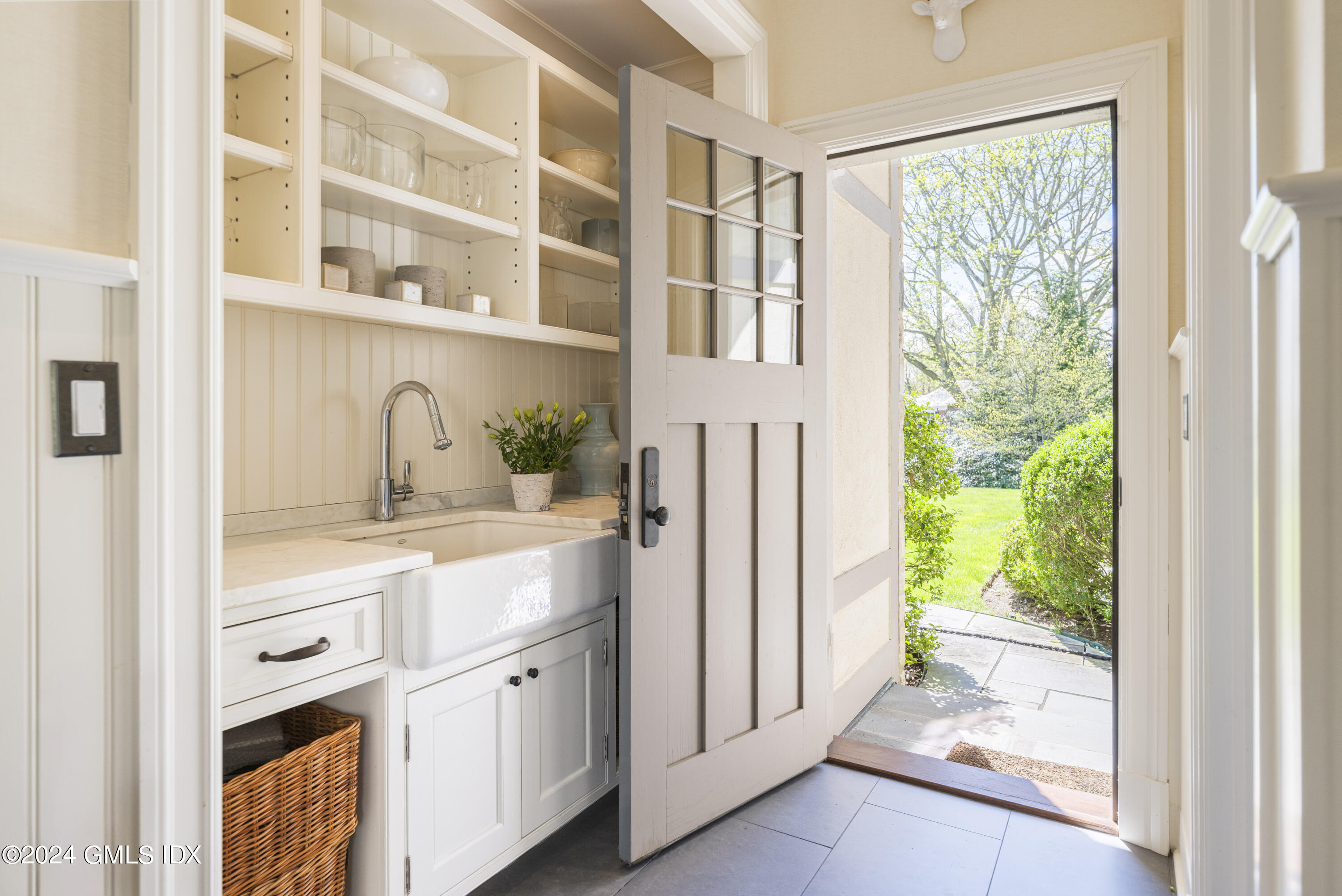 1 Deer Lane Greenwich, CT 06830 - Photo 20 of 48 Utility sink