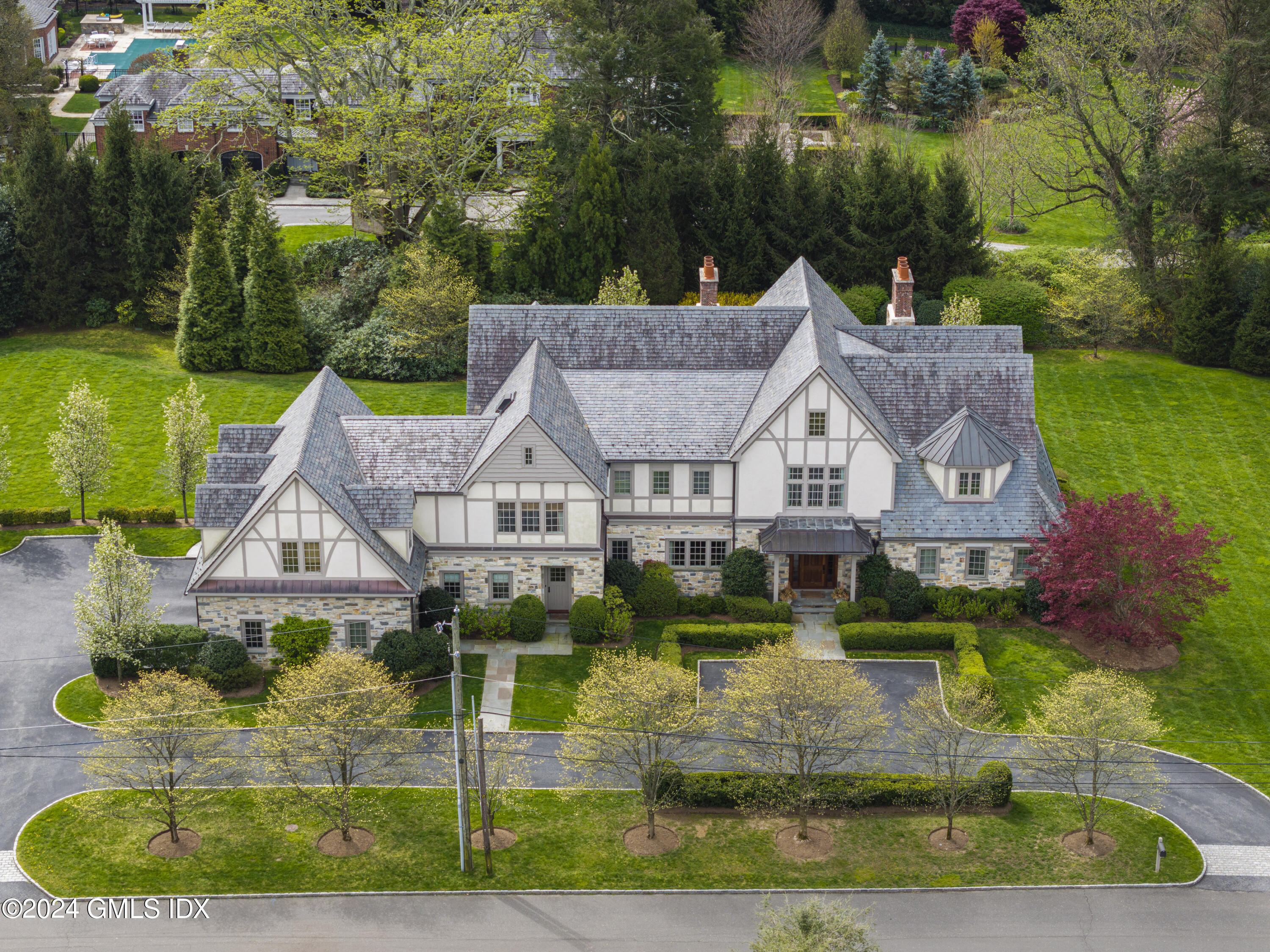 1 Deer Lane Greenwich, CT 06830 - Photo 3 of 48 Front