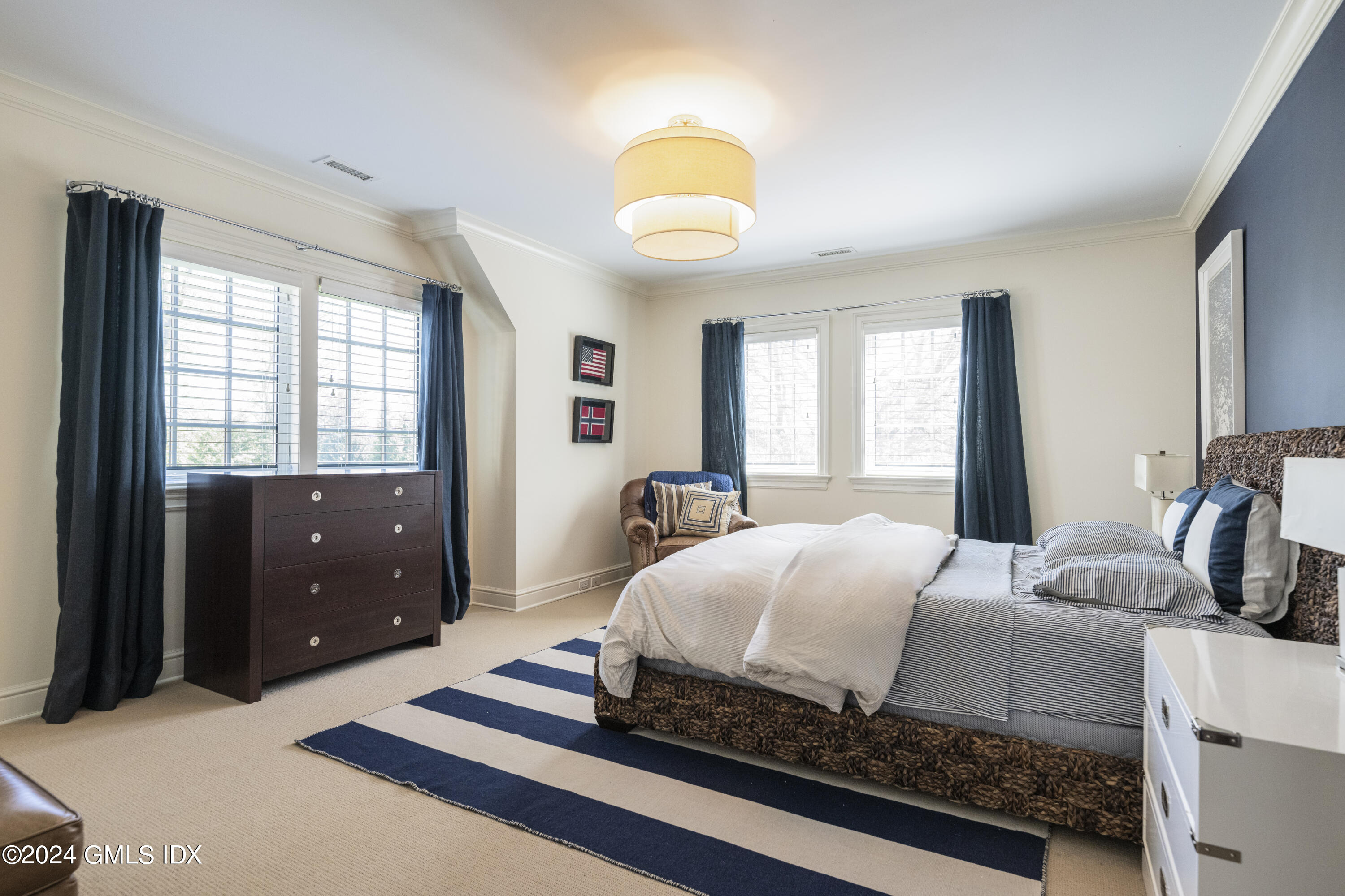 1 Deer Lane Greenwich, CT 06830 - Photo 39 of 48 Guest ensuite