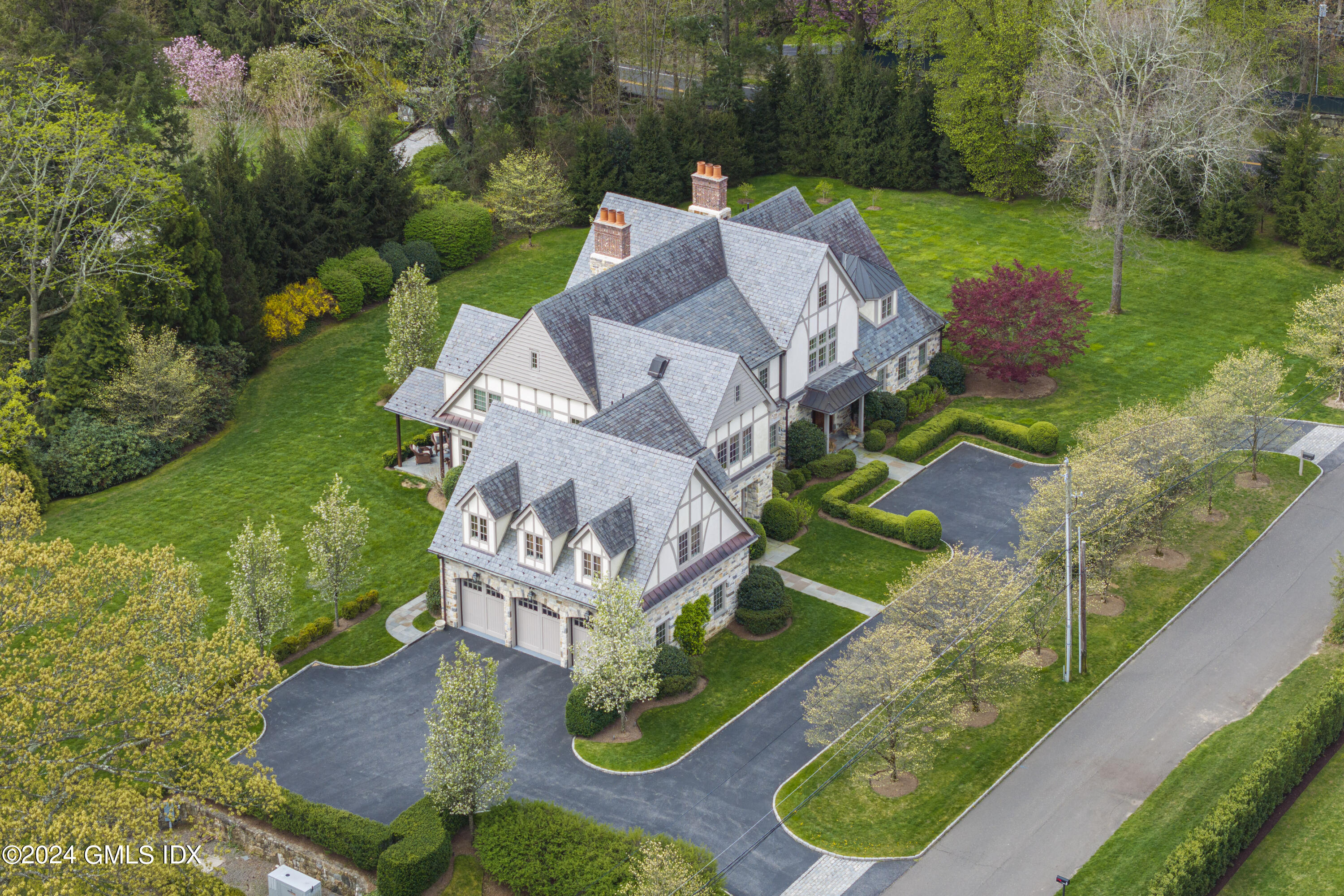 1 Deer Lane Greenwich, CT 06830 - Photo 46 of 48 DJI_20240425103405_0177_D_KPN