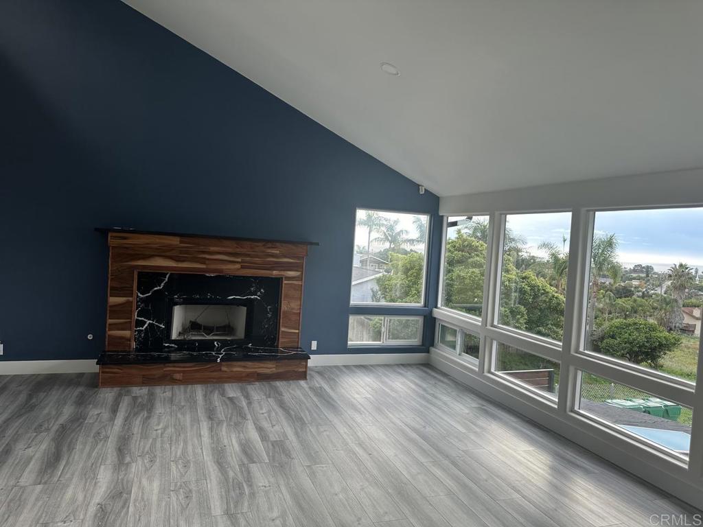 1525 Laurel Road Oceanside, CA 92054 - Photo 2 of 11