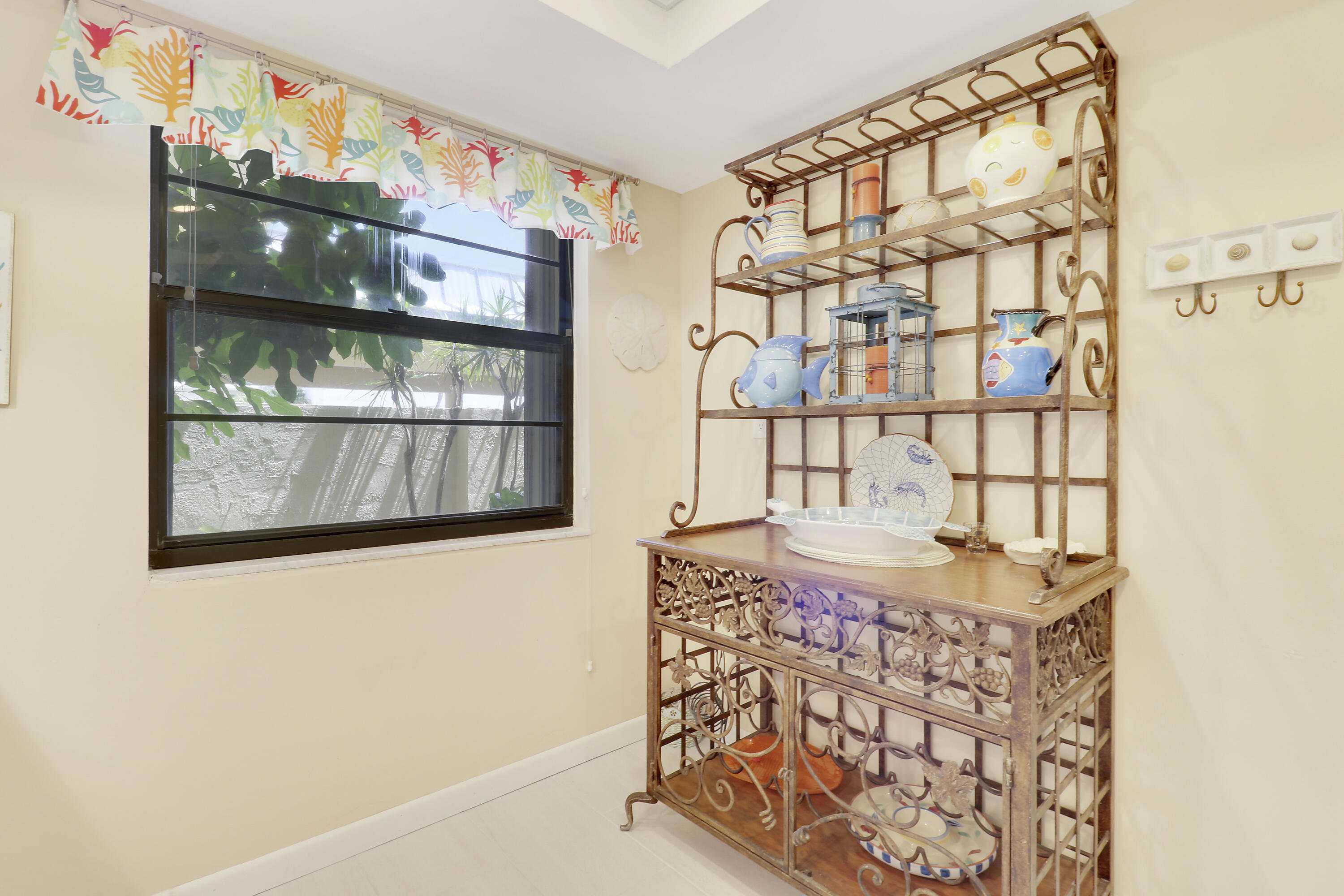 275 South Beach Road Tequesta, FL 33469 - Photo 22 of 31 Kitchen