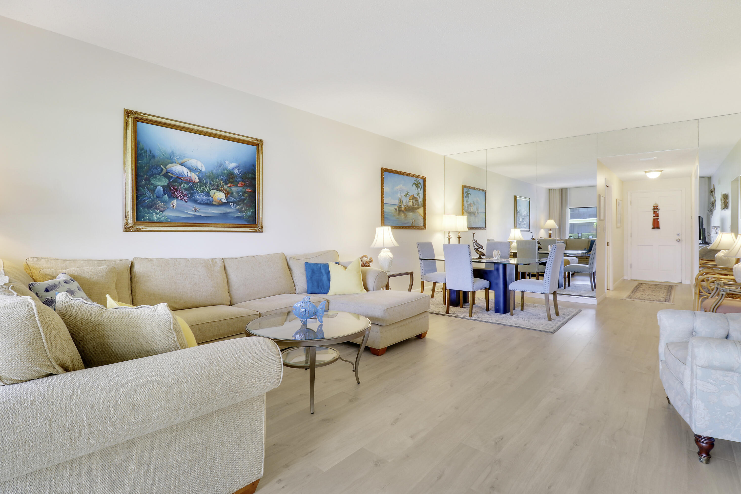 275 South Beach Road Tequesta, FL 33469 - Photo 6 of 31 Living