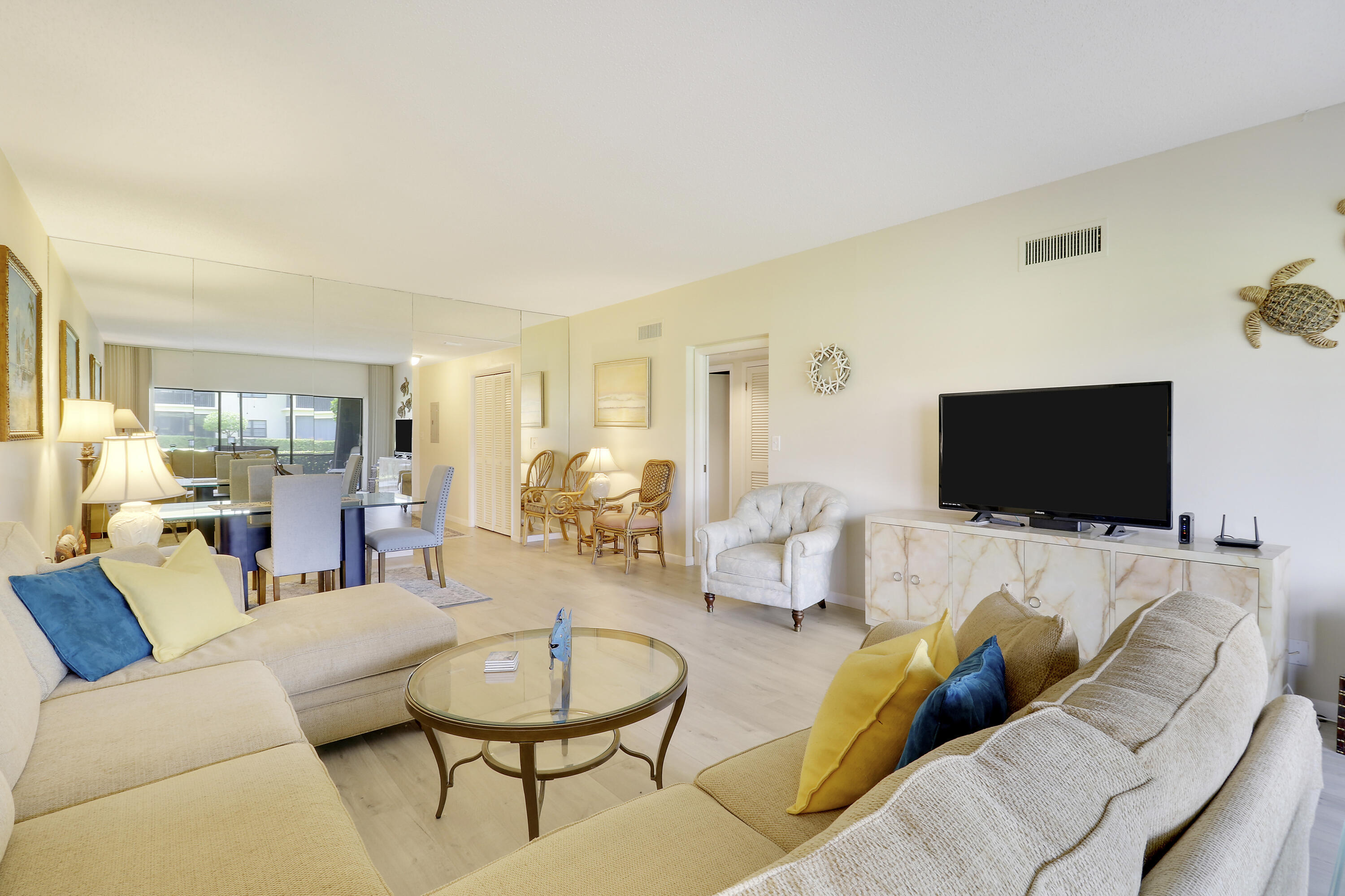 275 South Beach Road Tequesta, FL 33469 - Photo 9 of 31 Living