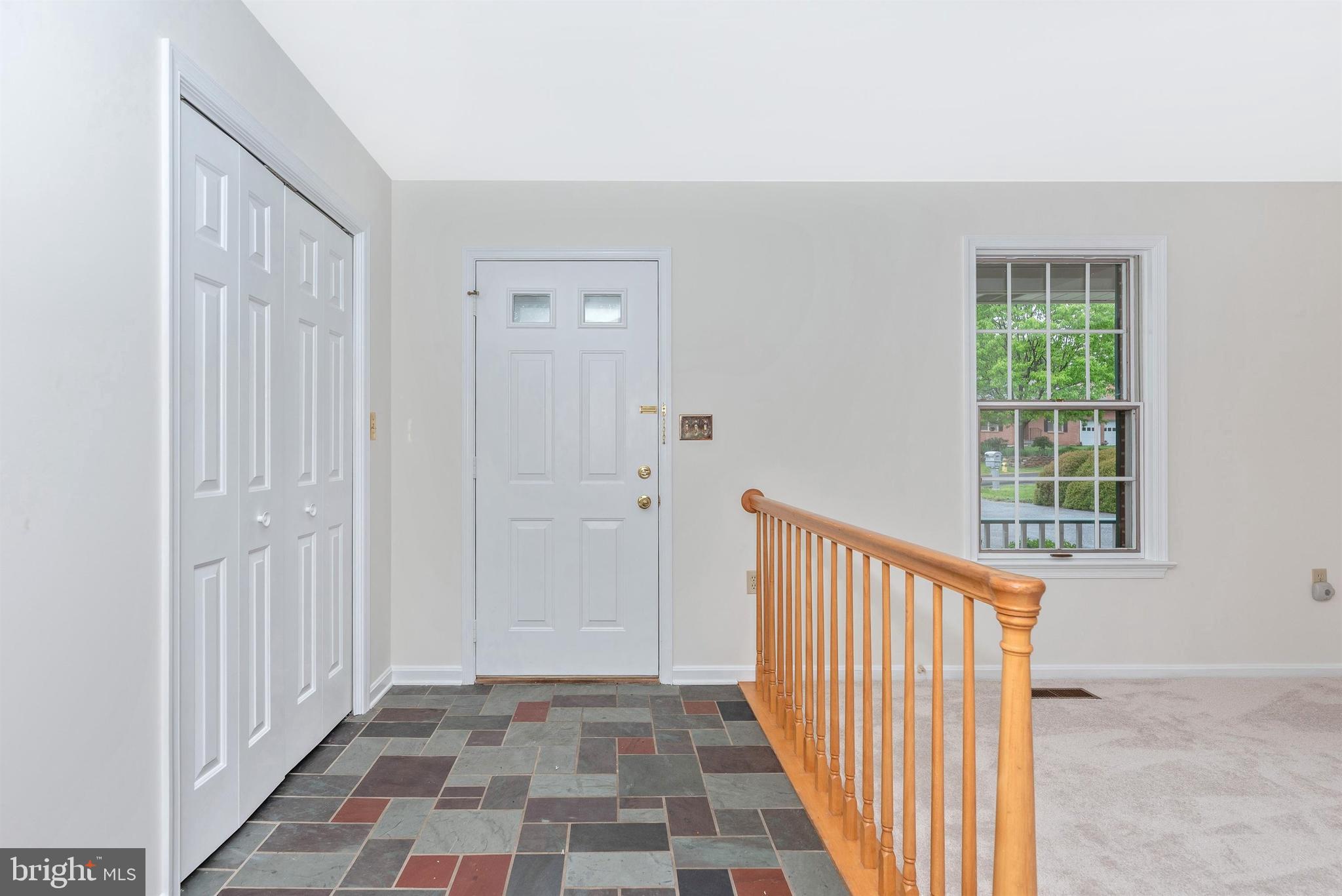 8117 Stone Ridge Drive Frederick, MD 21702 - Photo 4 of 65 Inviting foyer