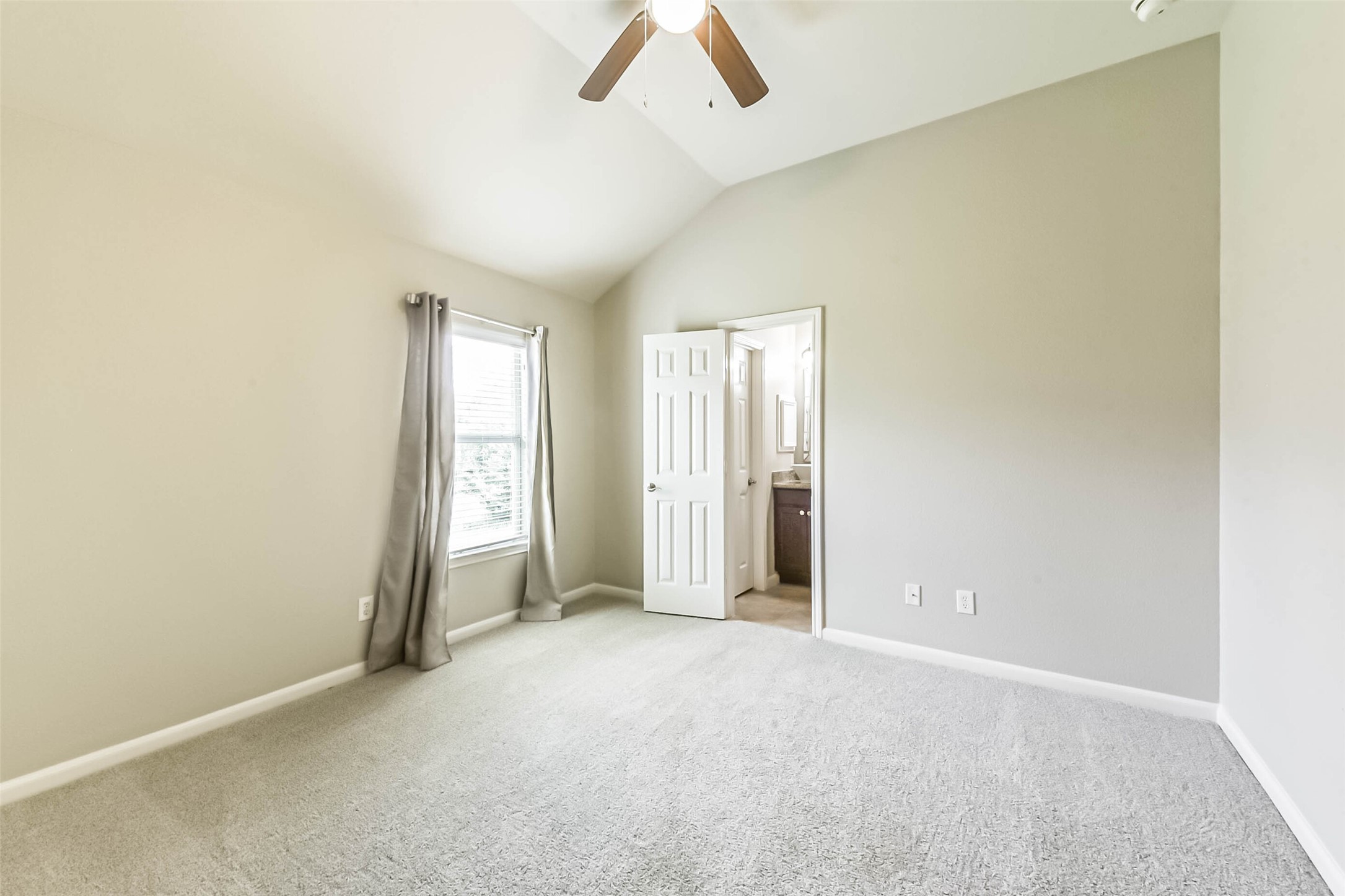 15910 Chart House Court Houston, TX 77044 - Photo 30 of 45 an empty room with a empty space and windows