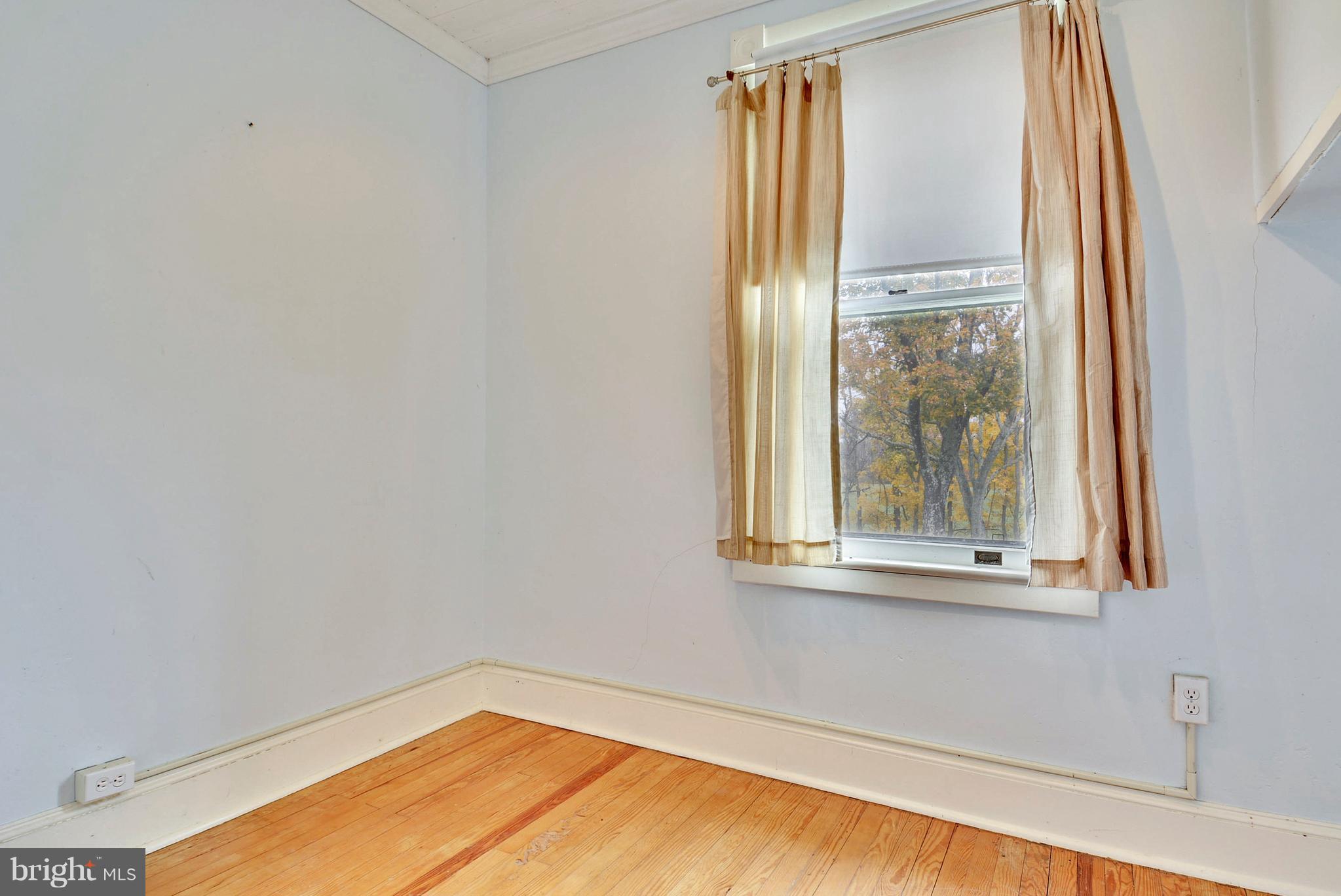 35909 Bell Road Round Hill, VA 20141 - Photo 14 of 30 Bedroom