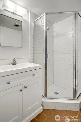 $1,250 | 1017 Minor Avenue, Unit 201, Seattle, WA 98104