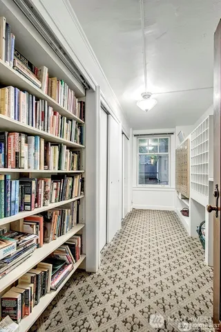 $1,250 | 1017 Minor Avenue, Unit 201, Seattle, WA 98104