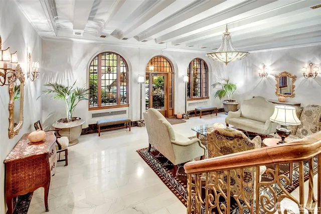 $1,250 | 1017 Minor Avenue, Unit 201, Seattle, WA 98104