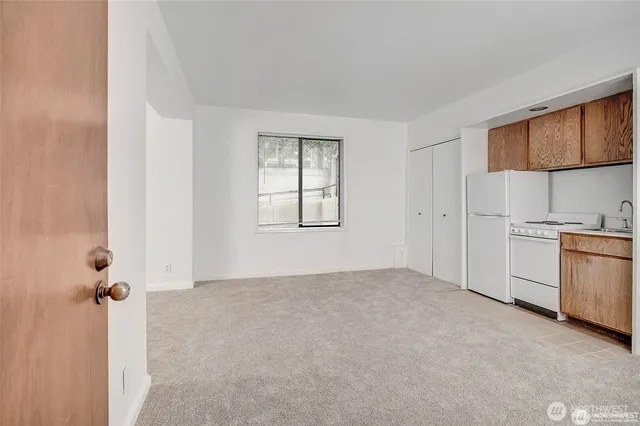 $1,250 | 1017 Minor Avenue, Unit 201, Seattle, WA 98104