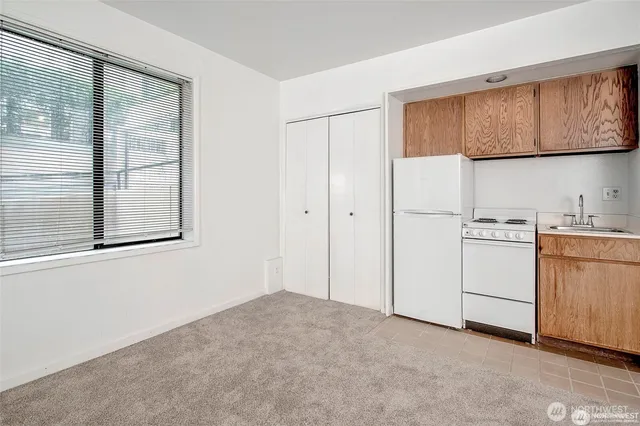 $1,250 | 1017 Minor Avenue, Unit 201, Seattle, WA 98104