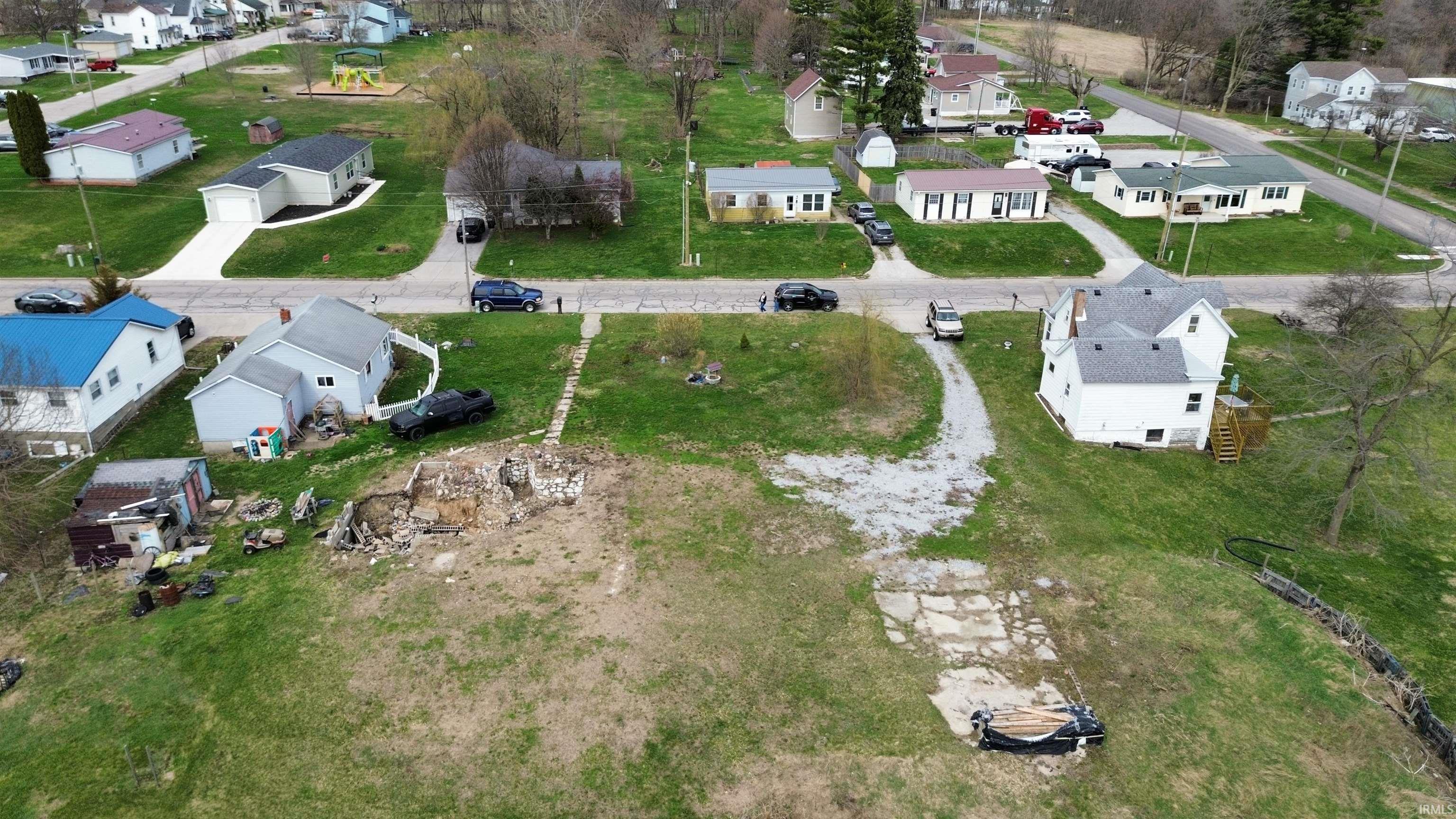 307 Mercer Street Ligonier, IN 46767 - Photo 6 of 8