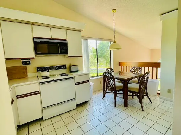 $3,100 | 10656 Tropic Palm Avenue, Unit 202, Boynton Beach, FL 33437