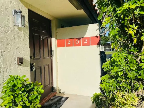 $3,100 | 10656 Tropic Palm Avenue, Unit 202, Boynton Beach, FL 33437