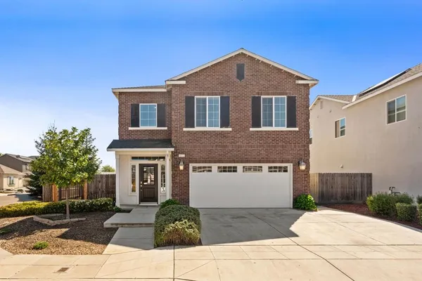 $495,000 | 4172 Rialto Avenue, Clovis, CA 93619