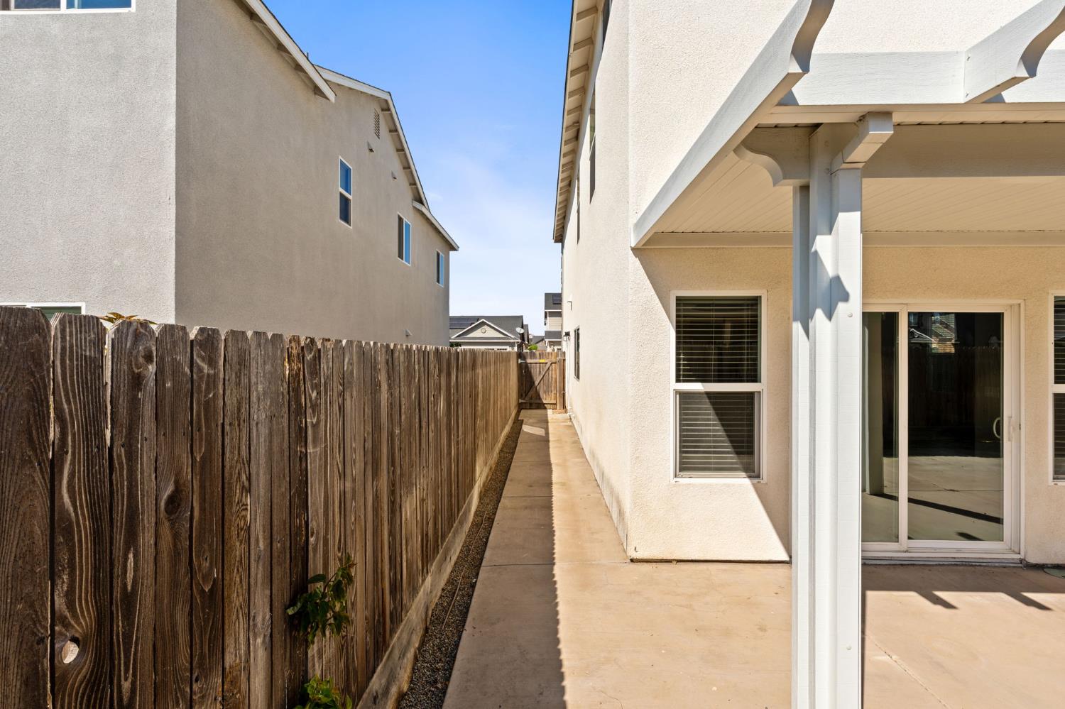 4172 Rialto Avenue Clovis, CA 93619 - Photo 36 of 41