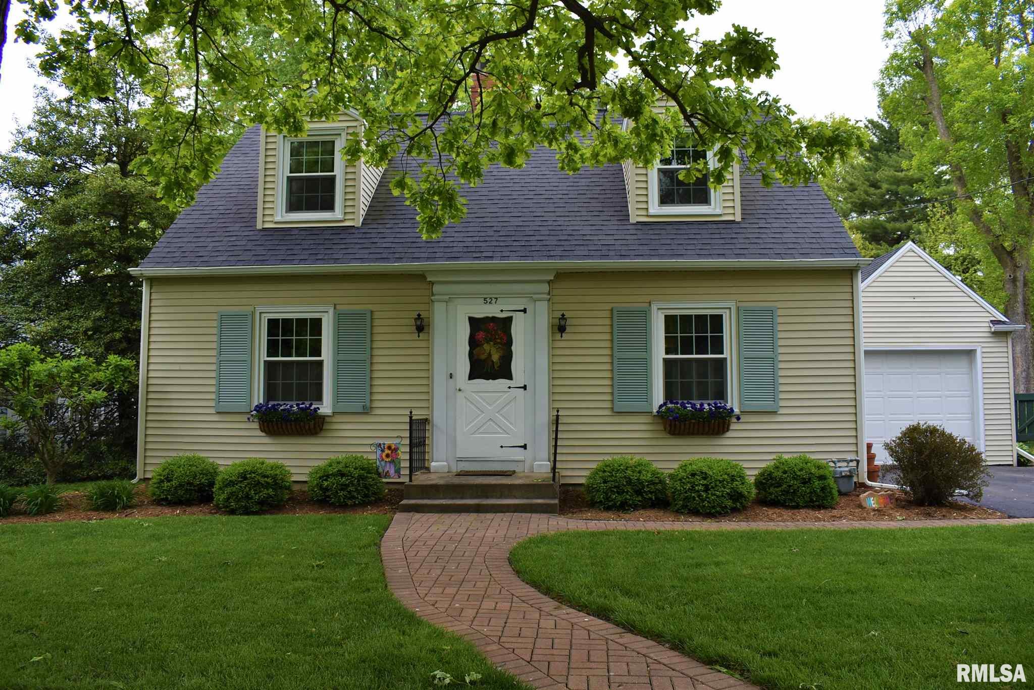 527 Rosedale Boulevard Jacksonville, IL 62650 - Photo 1 of 26 Gallery Image 1
