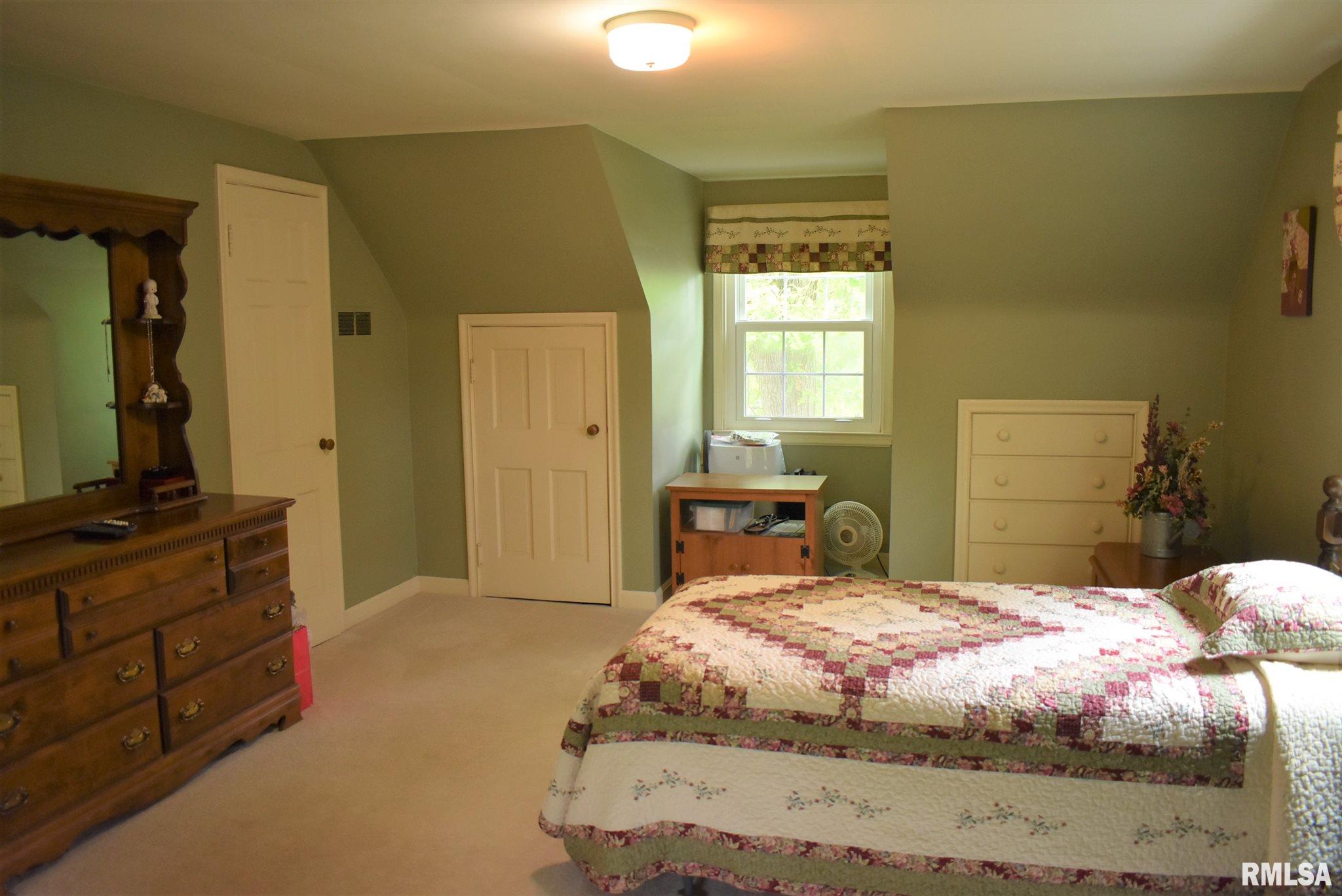 527 Rosedale Boulevard Jacksonville, IL 62650 - Photo 17 of 26 Gallery Image 17