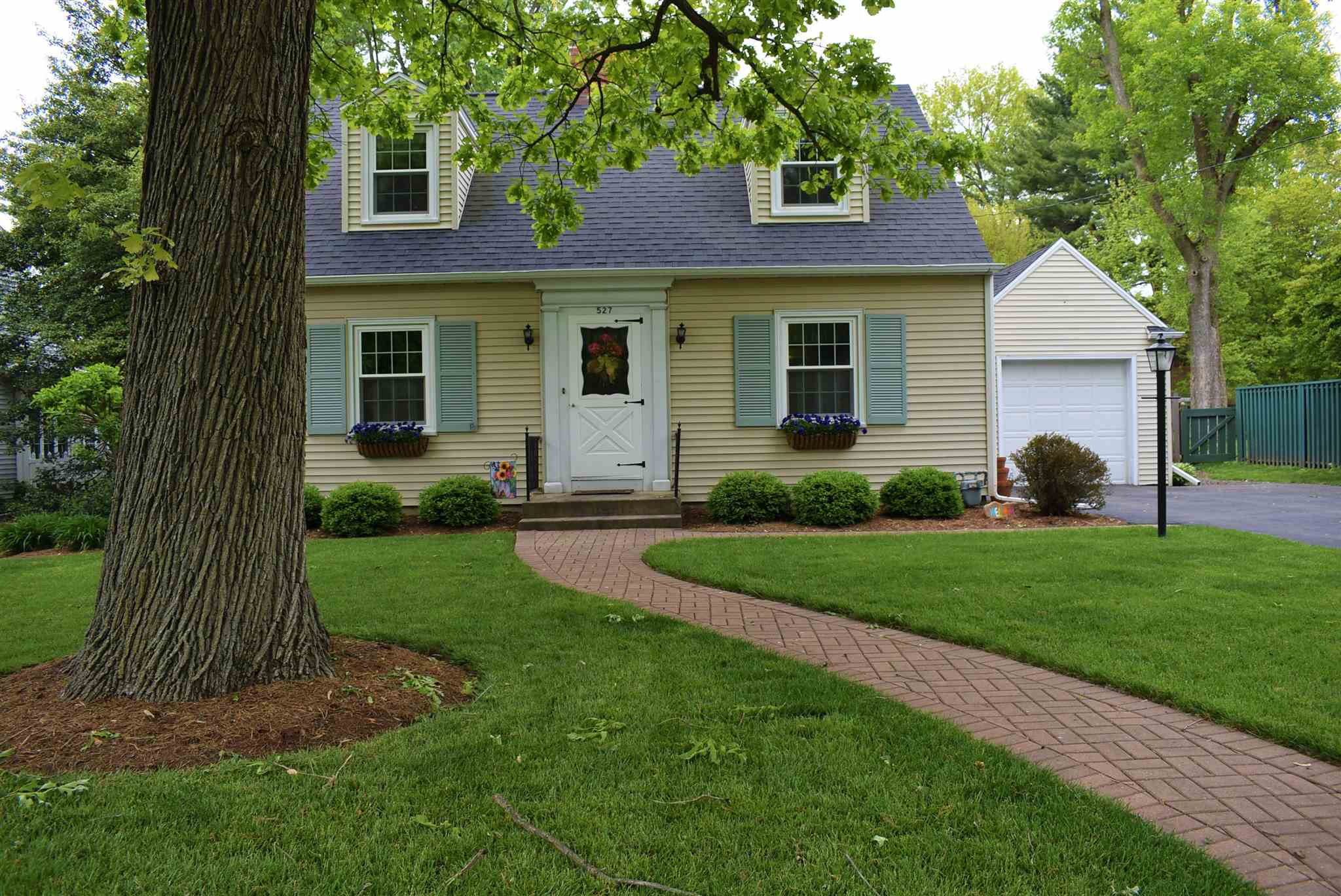 527 Rosedale Boulevard Jacksonville, IL 62650 - Photo 3 of 26 Gallery Image 3