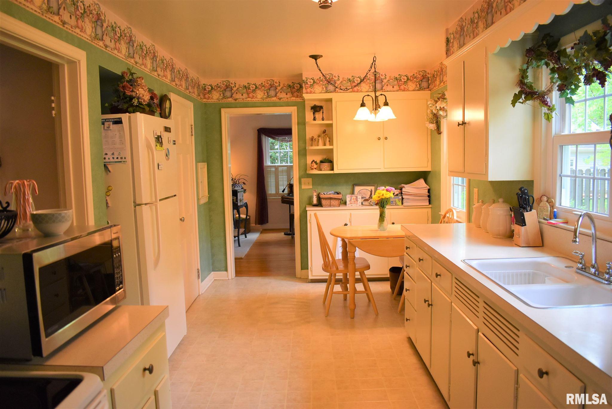 527 Rosedale Boulevard Jacksonville, IL 62650 - Photo 10 of 26 Gallery Image 10