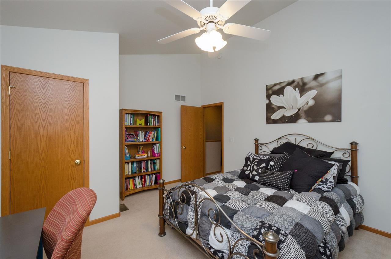 215 Camden Road Iowa City, IA 52245 - Photo 18 of 25 Gallery Image 18
