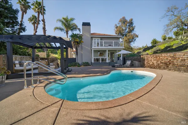 $2,400,000 | 20 Archibald Lane, Novato, CA 94945