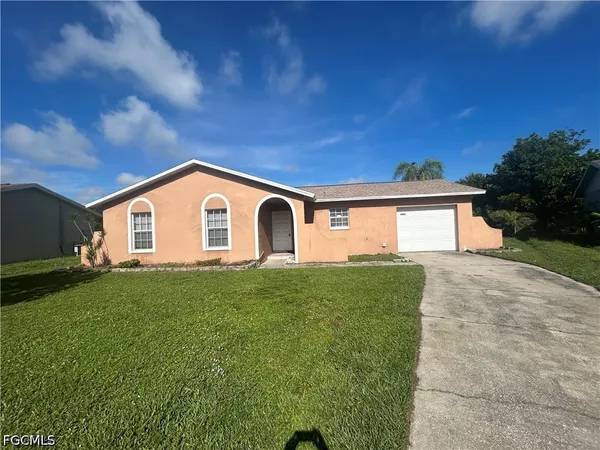 $1,695 | 1002 Jolly Road, North Fort Myers, FL 33903