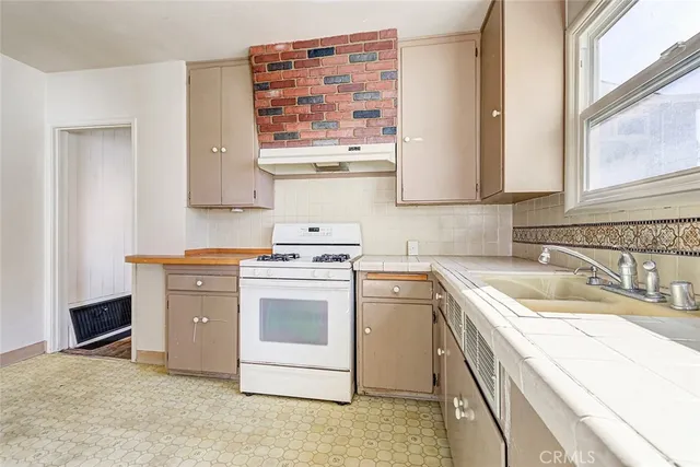 $1,550,000 | 340 Ave F, Redondo Beach, CA 90277