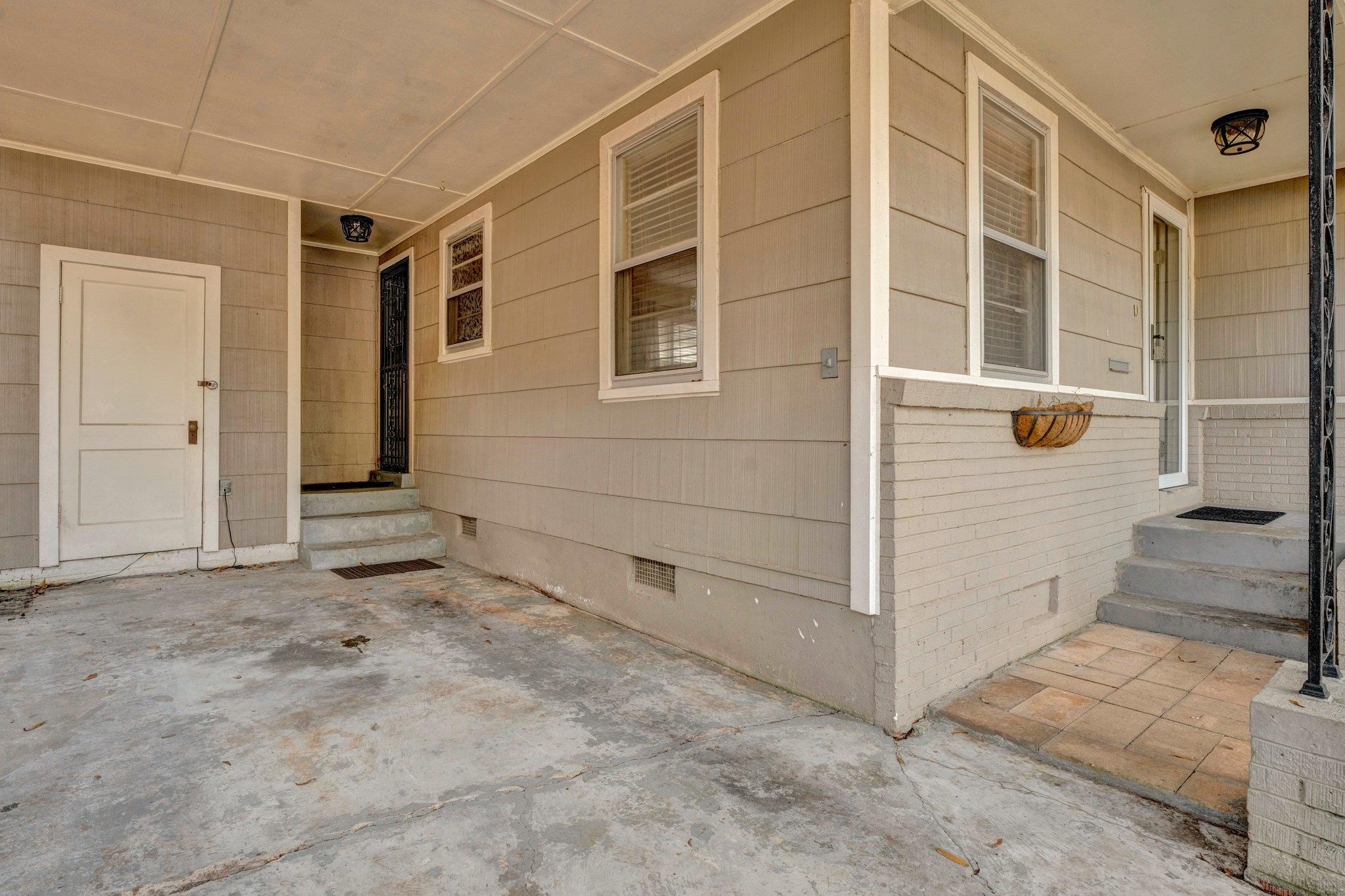 4891 Flamingo Road Memphis, TN 38117 - Photo 8 of 34 a view of an entrance of the house