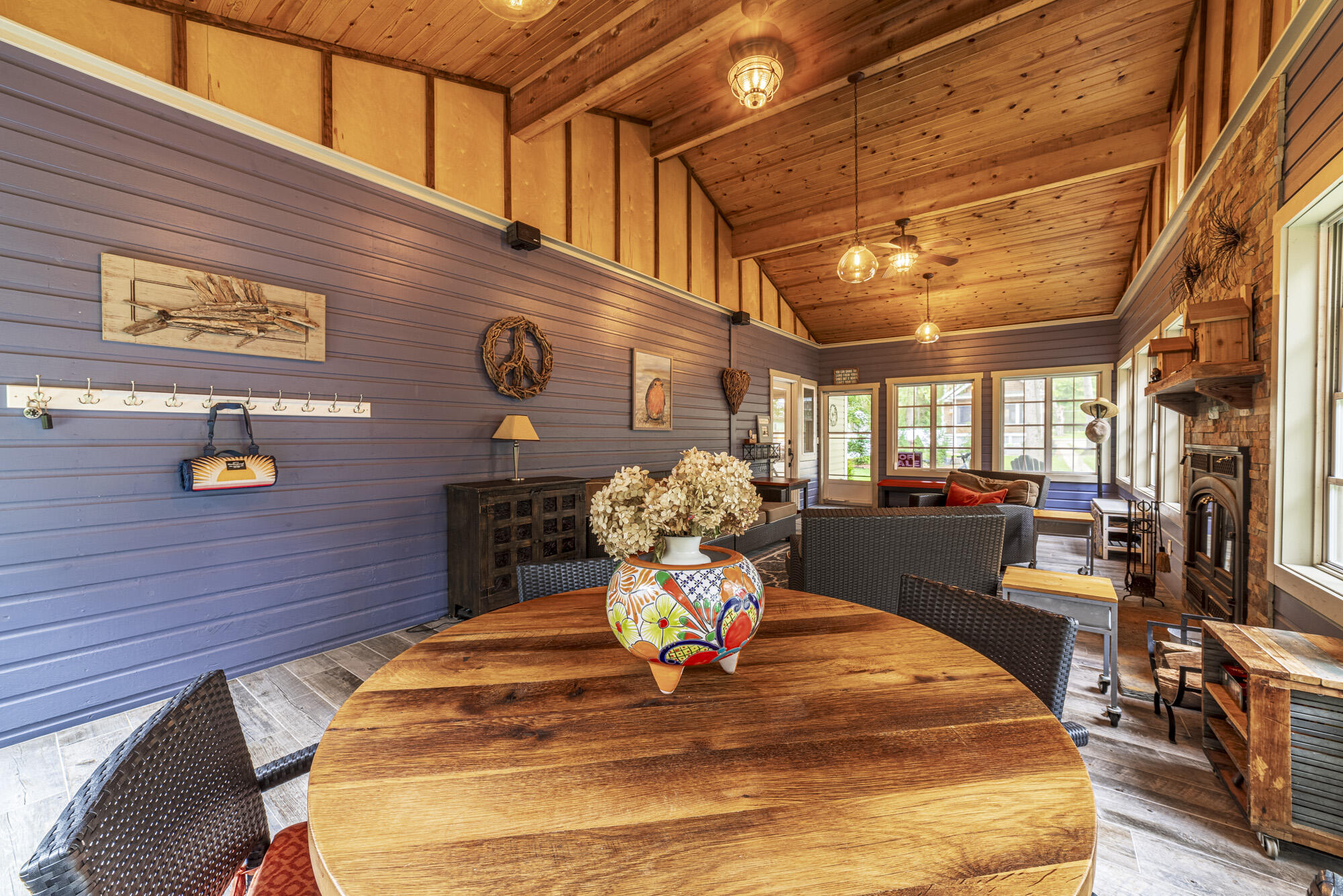 16044 Lakeshore Road Union Pier, MI 49129 - Photo 6 of 31 Great room
