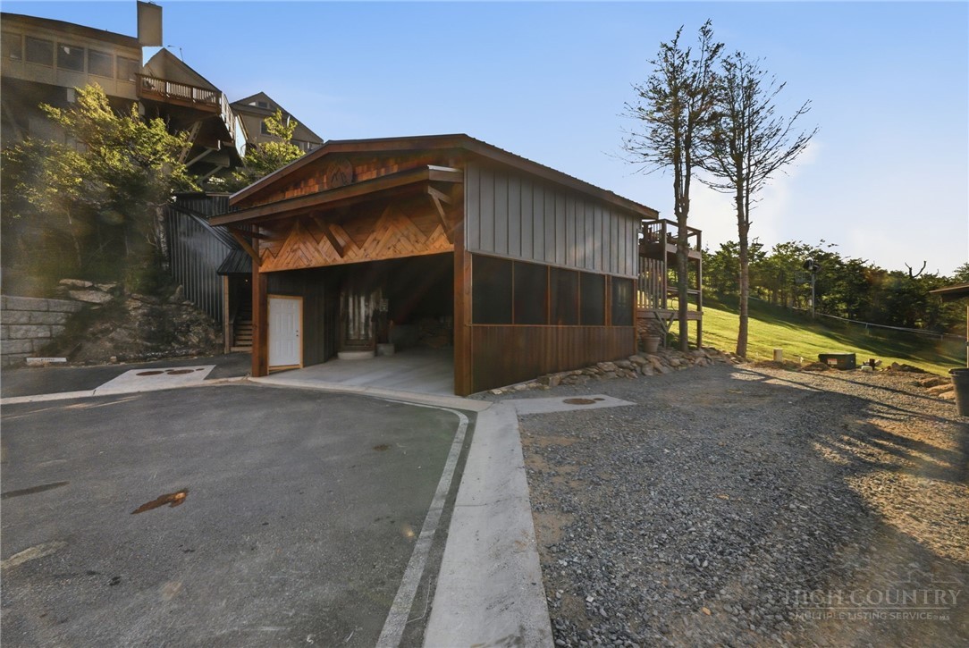 141 Skiloft Road Beech Mountain, NC 28604 - Photo 2 of 31 Gallery Image 2