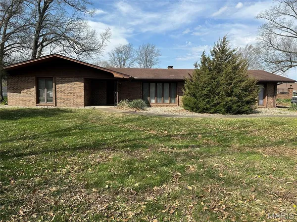 $225,000 | 801 North James Street, Sparta, IL 62286