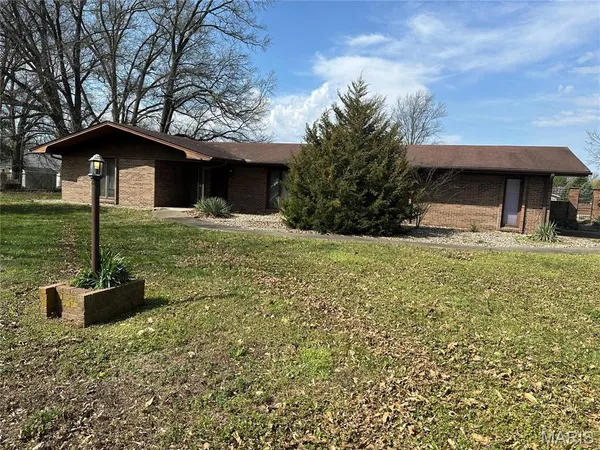 $225,000 | 801 North James Street, Sparta, IL 62286