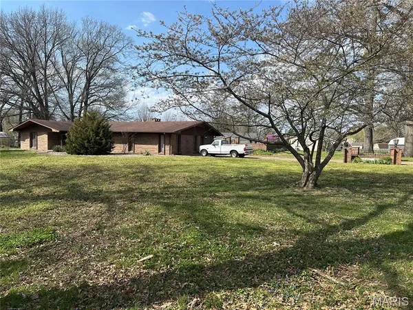 $225,000 | 801 North James Street, Sparta, IL 62286