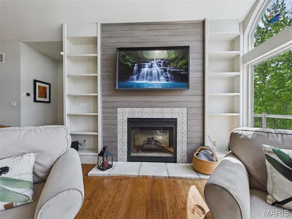 $294,900 | 25 Brickyard Drive, Golden Eagle, IL 62036