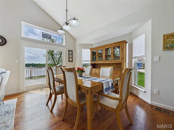 $294,900 | 25 Brickyard Drive, Golden Eagle, IL 62036