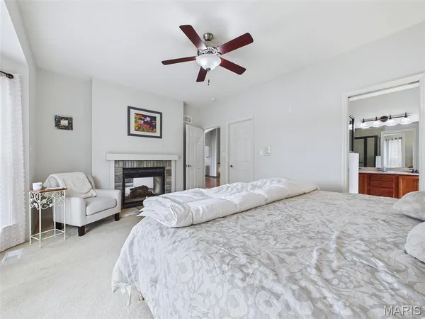 $294,900 | 25 Brickyard Drive, Golden Eagle, IL 62036