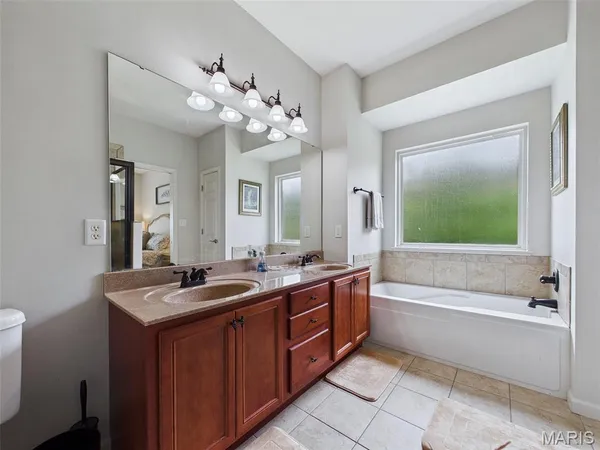 $294,900 | 25 Brickyard Drive, Golden Eagle, IL 62036