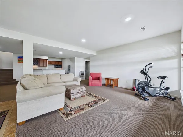 $294,900 | 25 Brickyard Drive, Golden Eagle, IL 62036