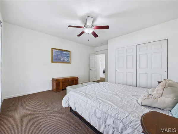 $294,900 | 25 Brickyard Drive, Golden Eagle, IL 62036