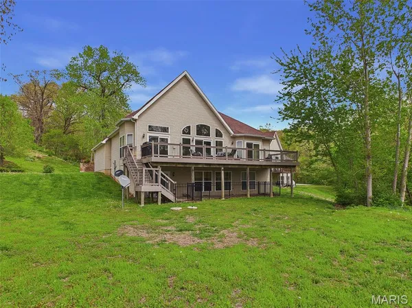 $294,900 | 25 Brickyard Drive, Golden Eagle, IL 62036