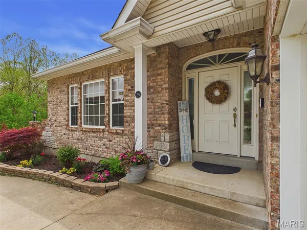 $294,900 | 25 Brickyard Drive, Golden Eagle, IL 62036